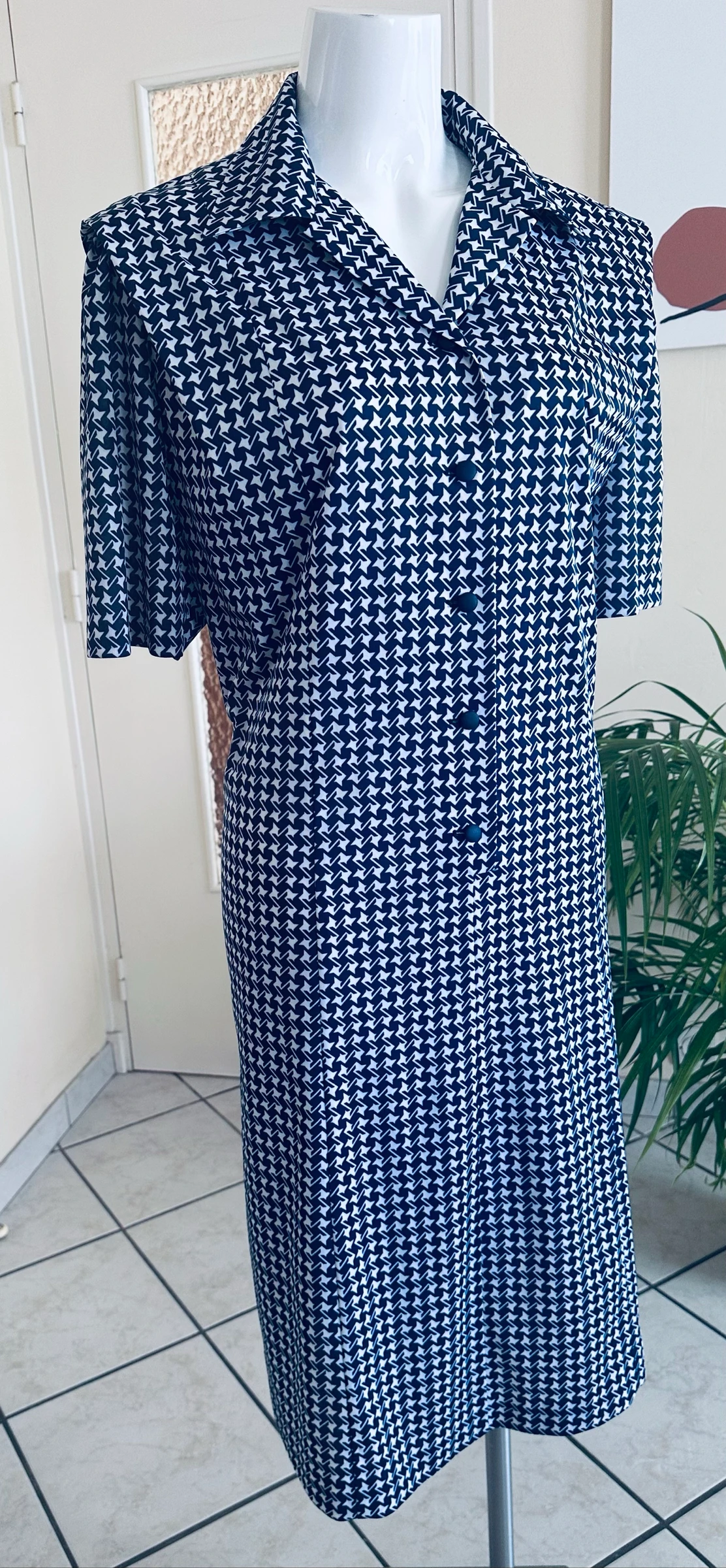 Navy and White Printed Vintage Dress Size 48/50 – Impeccable Condition – photo 11